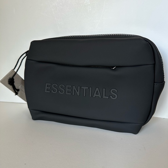 ESSENTIALS bag Black Crossbody Bag Minimalist Logo Streetwear Shoulder Pouch - Picture 2 of 6